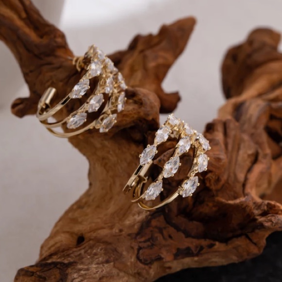 💛18K gold plated bling earrings - Picture 4 of 5